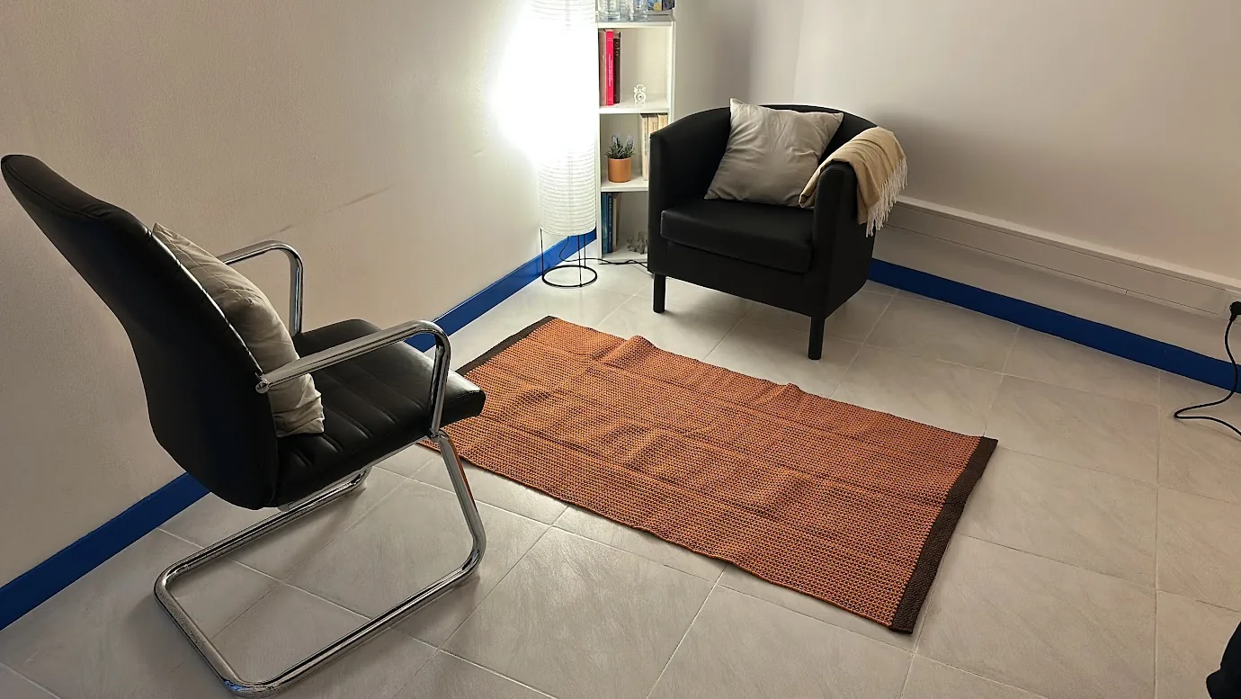 Sala de consulta da Clínica Queluzmédica, em Queluz